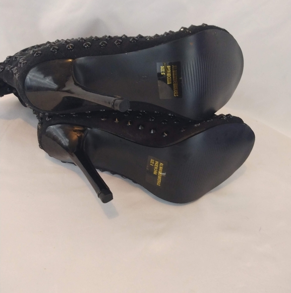 Dots Black Beaded Ruching Heel Boot - Picture 10 of 11